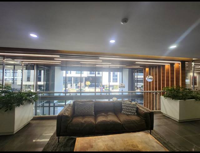 307M² OFFICE TO LET IN VORNA VALLEY